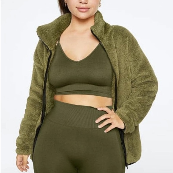 ❌SOLD❌ PINK Victoria’s Secret Fuzzy Coat - Picture 7 of 7